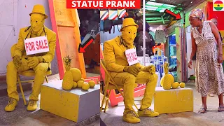 😂😂😂She Thought It Was A Statue! Fruit Man Statue Prank. Hilarious Reactions!