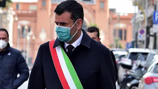 Coronavirus, messaggio Whatsapp del sindaco Decaro ai baresi: "Lo so che vuoi uscire, ma ti vedo"