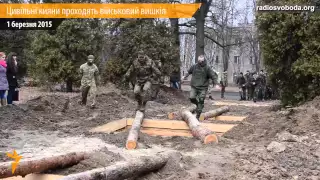 Тренировка гражданских на базе полка Азов