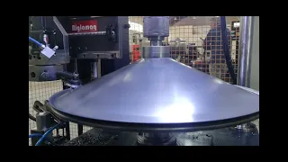 Torno de repuxo Vertical CNC - 1° do Brasil