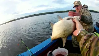 ЛОВЛЯ ЛЕЩА С ЛОДКИ. река ВОЛГА.