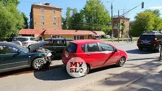 В Туле пьяный водитель собрал в массовом ДТП пять машин