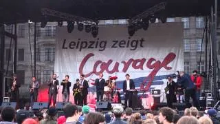 Yellow Umbrella mit Norbert Leisegang/Keimzeit-Leipzig zeigt Courage