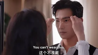 Yutu is so charming with glasses, so Jingjing takes off his glasses