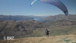 Cantabrians practice for paragliding off the peak of Mt Kilimanjaro