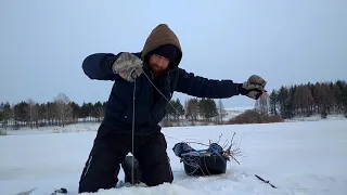 РЫБАЛКА НА ПОСТАВУШКИ-САМОЛОВКИ. ЛОВЛЯ ЩУКИ.жерлицы на щуку.