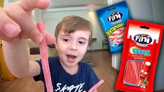 TRYING FINI CANDY WITH MAIKITO!! Sugar Candies, Fini Candies, Jelly Bears, Fruit Tubes