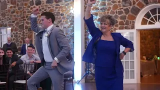 Hilarious Parent Dance Between Groom and Mom!
