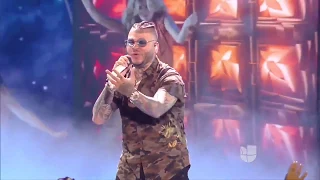 Farruko cantó 'Don't Let Go' y se le unió Jacob Forever con 'Quiéreme'