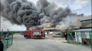 Incendiu la o fabrica de termopane din Salcea
