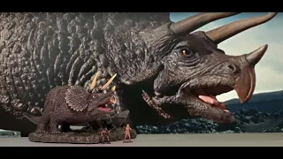 Harryhausen Unboxing: Triceratops with John Walsh