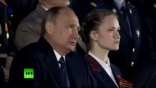 Путин плачет навзрыд, слушая песнью Пелагеи | Putin crying while listening to the song of Pelagia