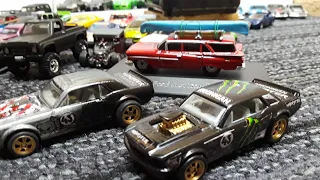 Unpacking the diecast Insanity #4 lots of custom Hot Wheels and more diecast 1/64 cars