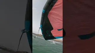 Crazy kitesurfing accident 🤯🤕