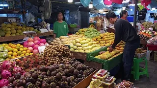 Impressive Pattaya Night Market: A Tropical Paradise of Exotic Fruits!