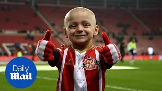 A minute's applause held for Bradley Lowery in sixth minute of Sunderland match - Daily Mail