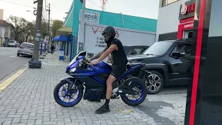 Taking the new 2024 Yamaha R3 out of the dealership! Zero km 😍🙌🏽