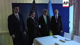 US Secretary of State meets Ukrainian opposition leaders