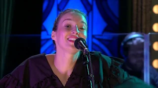 Píseň Dělám stojky, zpěv Berenika Kohoutová - Show Jana Krause 4. 9. 2019