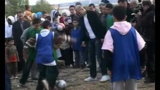 Zidane playing street football in Algeria