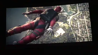 X-force en paracaídas | Deadpool 2