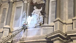 2 Febbraio Catania Omaggio floreale dei vigili del fuoco Alla statua di Sant’ Agata