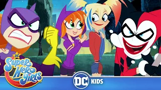 DC Super Hero Girls En Español 🇪🇸 | ¿Amiga o enemiga? | DC Kids