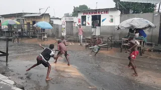 Kuluna sous la pluie