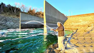 Giant RAGING Spillway holds MASSIVE Fish!!! (Night Fishing for Food)