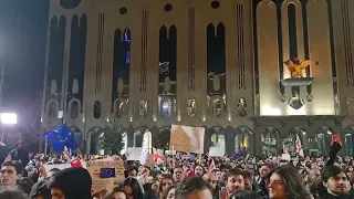 В Грузии протестующие требуют вернуть Сухуми - столицу Абхазии.Протесты всё интереснее...