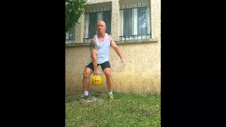 16 kg kettlebell snatch: 500 reps right hand