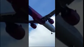 Wizzair A321neo landing in Budapest