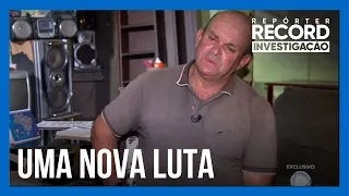 Isaías continua acumulando objetos dois anos depois de limpar sua casa