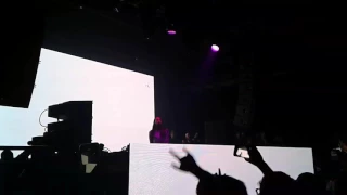 Steve Aoki-(Blink 182)(New Year's Day 2017 at The Brooklyn Hangar)