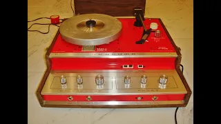 Vintage Retro NEWCOMB T-40S record player  with Speaker