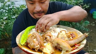 Eating pork tail and pork trotters with king chilly || kents vlog.