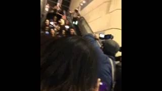 Harry Being Mobbed By Paparazzi At LAX November 24, 2014