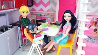 Miraculous Ladybug Doll Family LOL Surprise Baby Night routine le bébé de Marinette ladybug