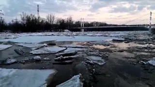 Ледоход на Урале (2 апреля 2024 года) - Набережная Урала (Оренбург)