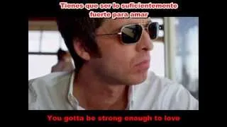 Noel Gallagher - Everybody's on the run +  Lyrics Español e Ingles