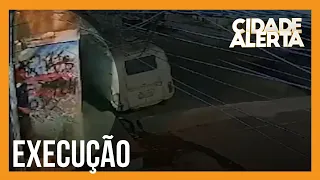 RJ: imagens mostram jovem de 22 anos sendo executado por três suspeitos