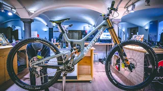 MTB DREAM BUILD | Santa Cruz V10 | Custom Downhill Bike | Jasper Jauch