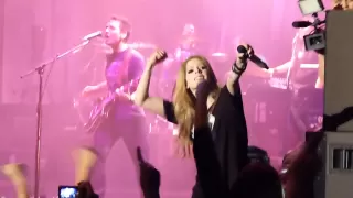 Avril Lavigne -What The Hell/ Girlfriend (The Black Star Tour- Live in Singapore Concert 2011)