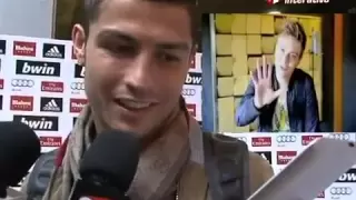 Michel Telo invites Ronaldo to dance with him