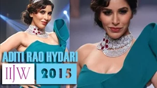 IIJW 2015 l Day 3 l Hot Sophie Choudry Walks The Ramp !