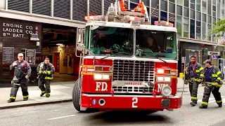 FDNY Ladder 2 (with a Real Q2B) Engine 8 And Battalion 8 Responding to a Class 3