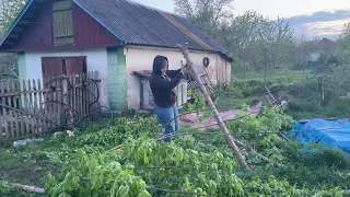 ЗЛОМАЛИ ПАРКАН😬ВСЕ БУДЕ ПОНОВОМУ🥰ХОЛОДНО!ЩО БУДЕ З АБРИКОСОЮ😥ХАТА В СЕЛІ ВІДНОВЛЮЄТЬСЯ❤