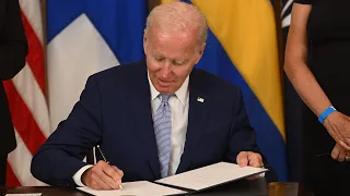 LIVE: Biden Delivers Remarks, Signs PACT Act For Veterans Exposed To Burn Pits | NBC News