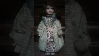Фарфоровая Кукла в старинном наряде .