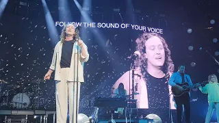 Hillsong UNITED Brings Fans Together to Worship - So Will I (100 Billion X)